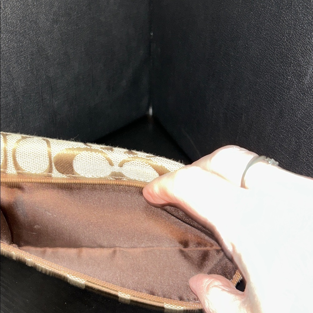 Coach Signature Wallet - Picture 5 of 5